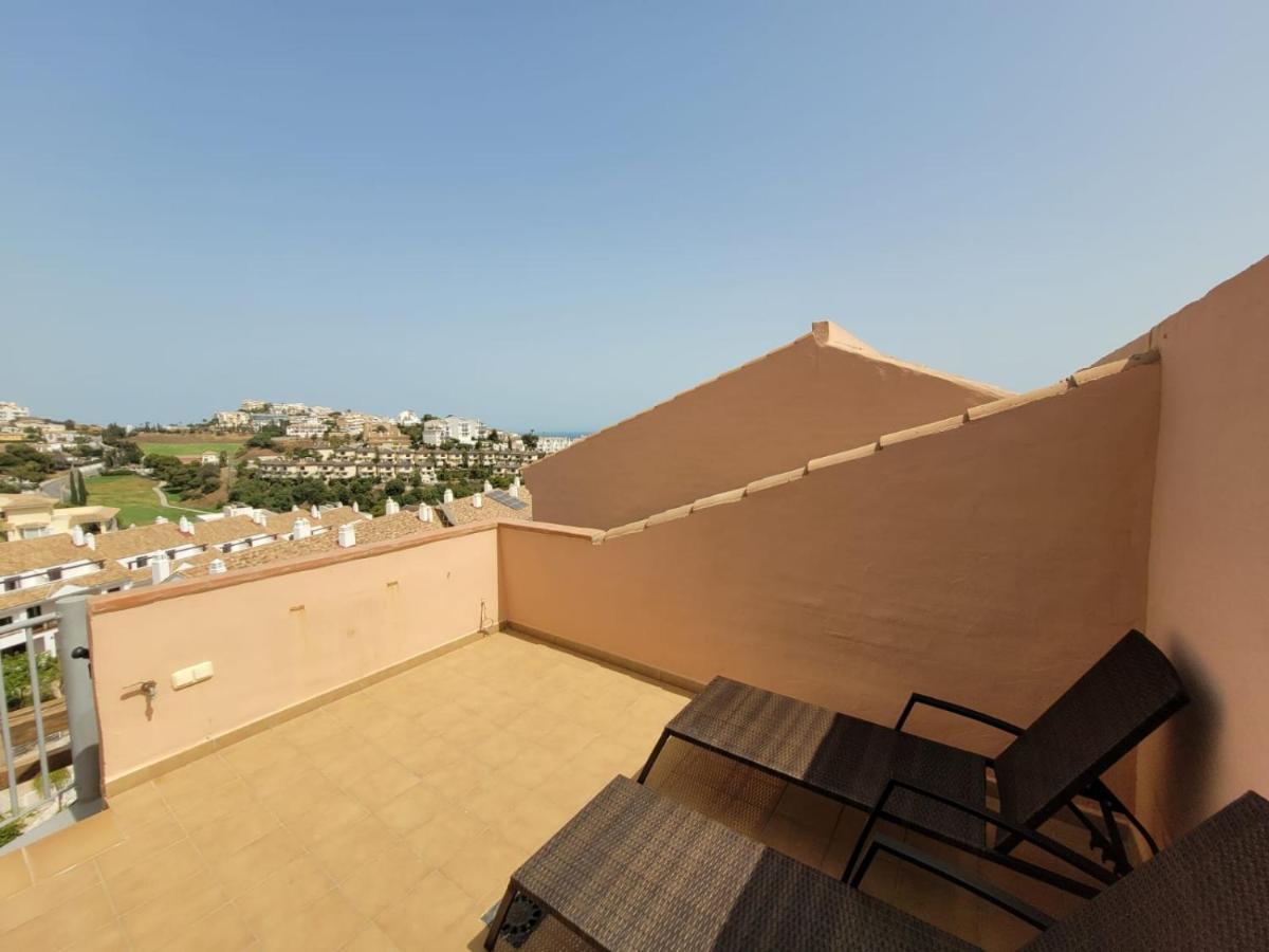 Cozy Penthouse Riviera Del Sol Apartment Malaga Exterior photo